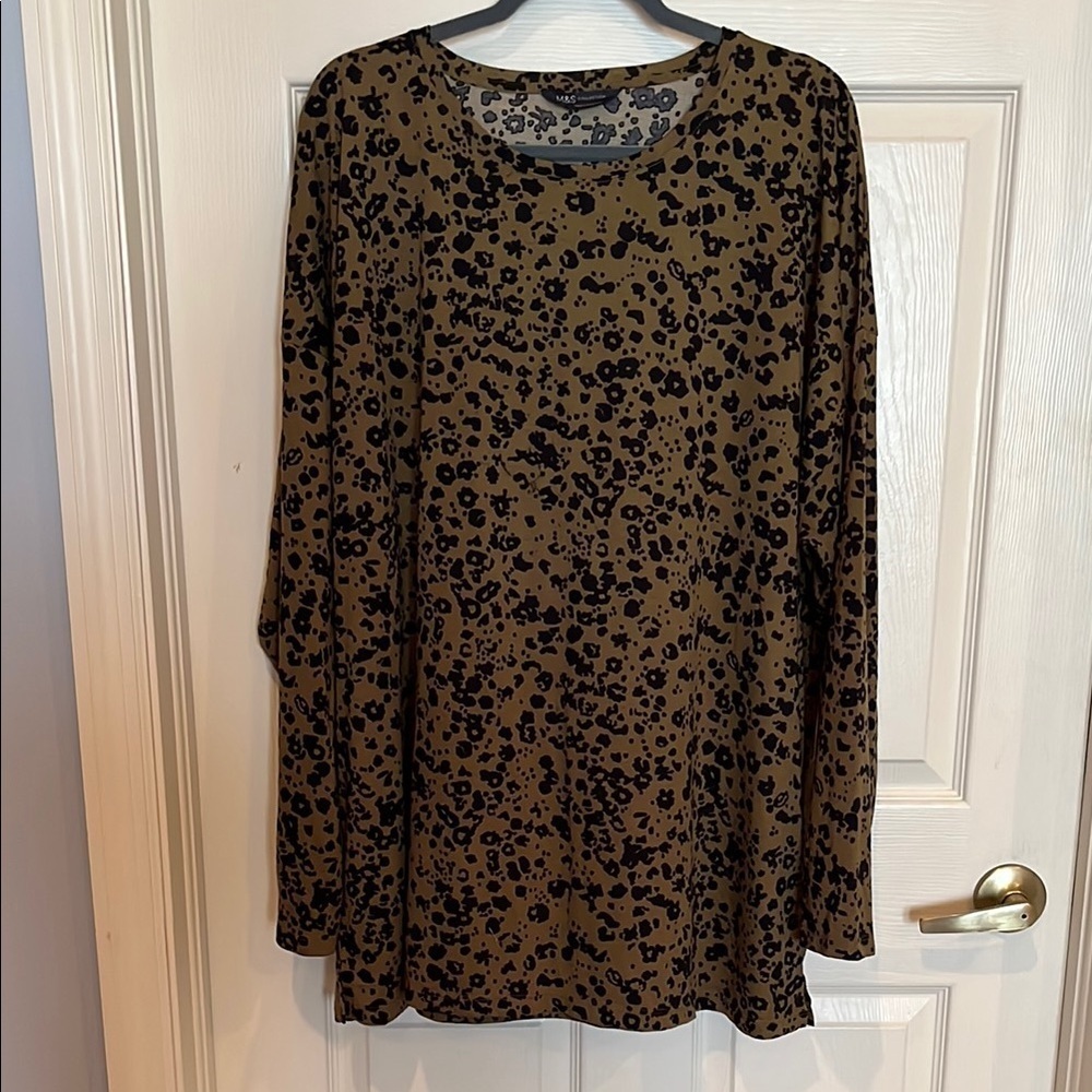 # Marks & Spencer Sz UK24 (20/22) Long Sleeve Animal Print Tee